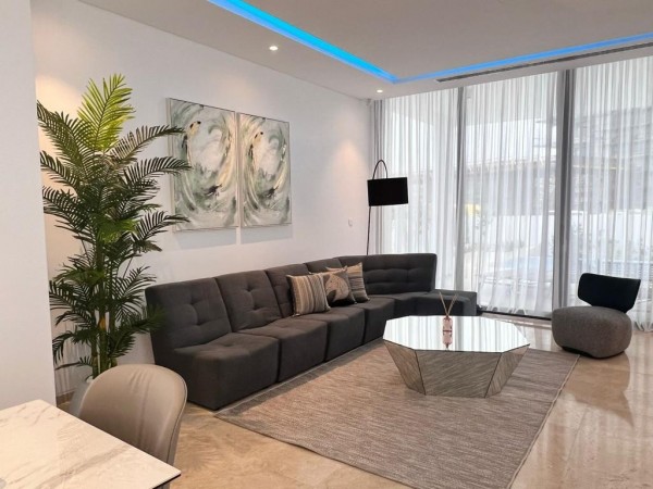 Luxury Waterfront Living 